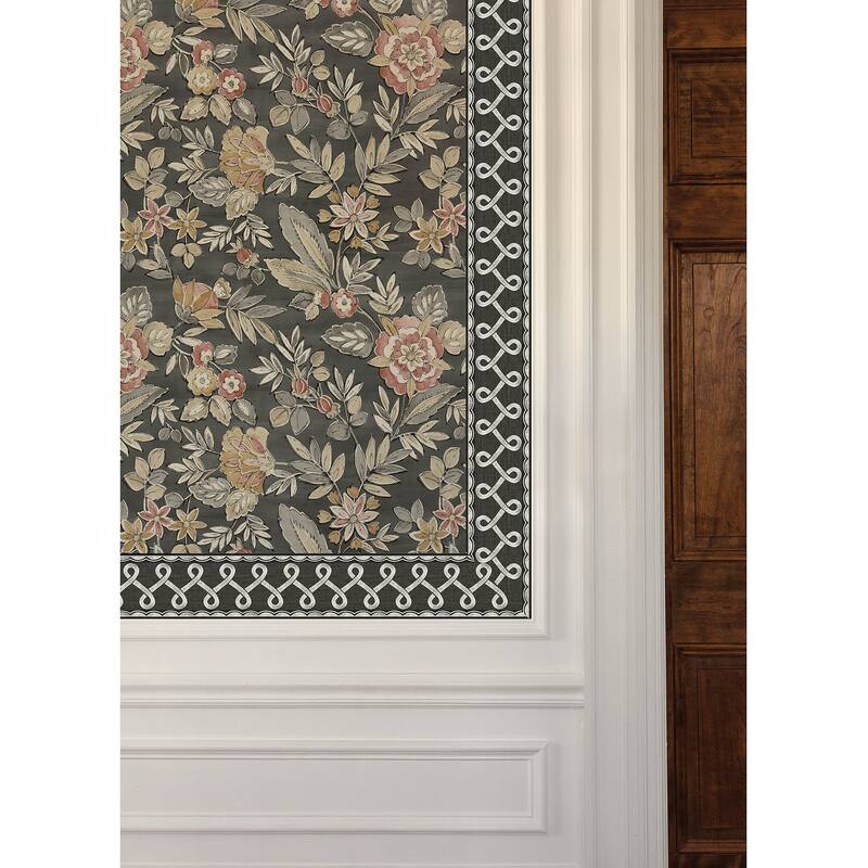 Chesapeake Scalloped Ribbon Black Trim Wall Border
