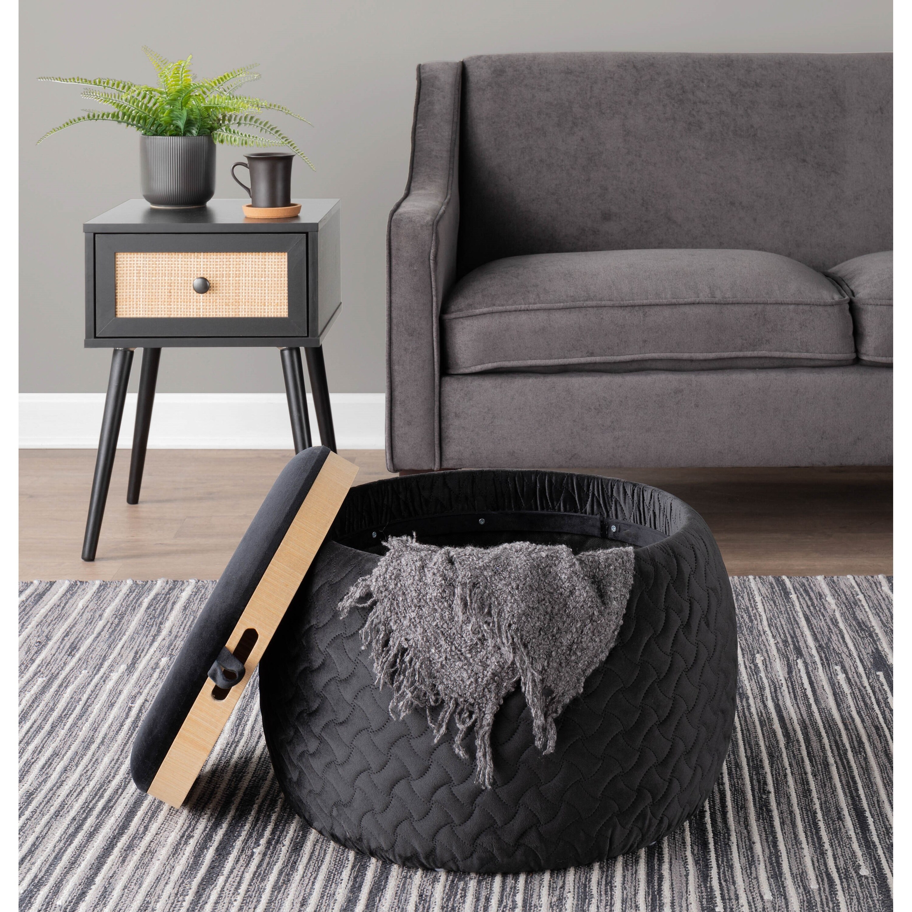 Pouf with shop tray top