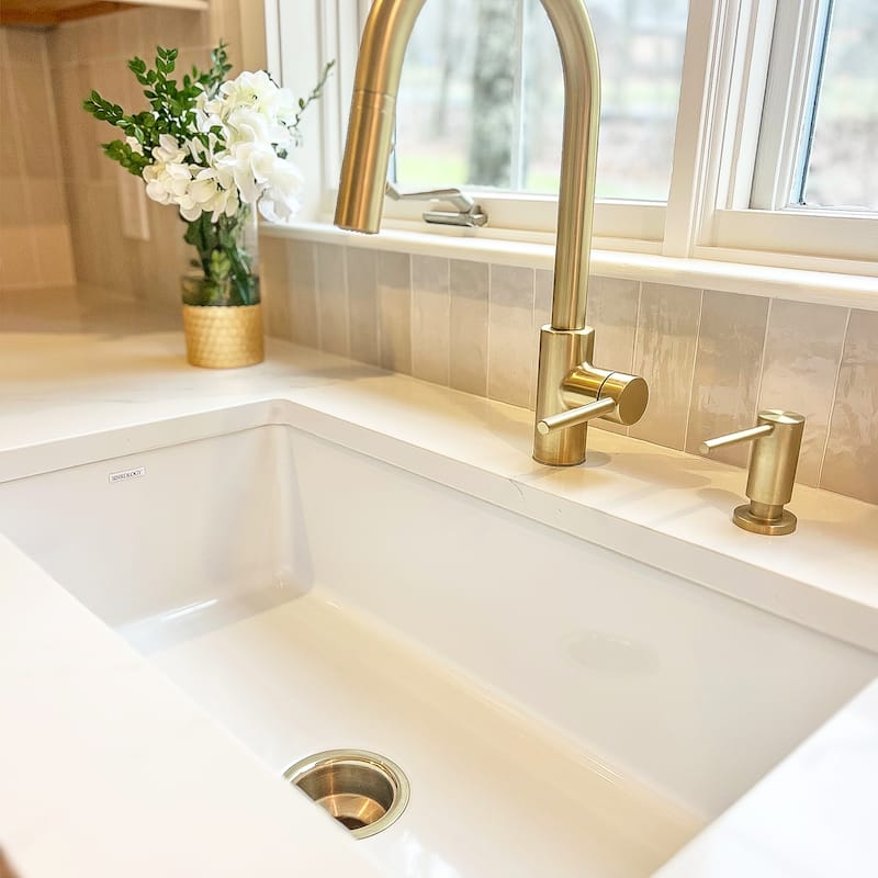 Eden Crisp White Fireclay 31" Single Bowl Undermount Kitchen Sink and Drain - 31.25 x 18 x 8.5