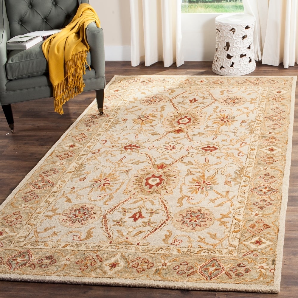 SAFAVIEH Handmade Antiquity Marella Traditional Oriental Wool Rug