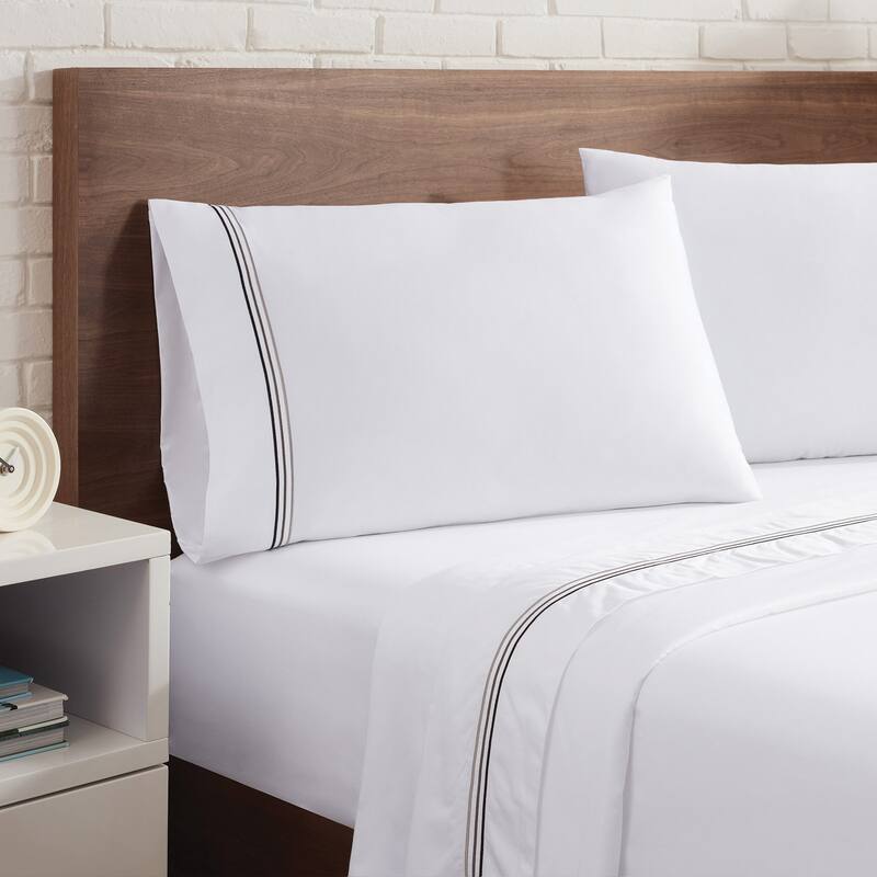Aston & Arden 600 Thread Count Cotton Sateen Sheet Set