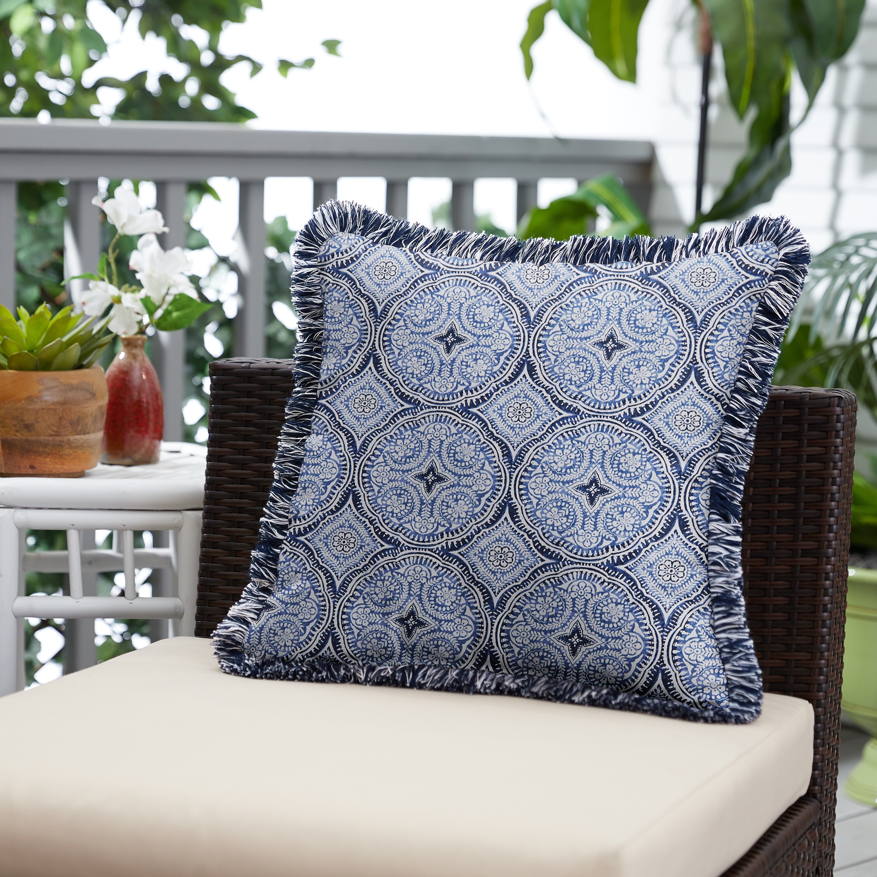 Blue Medallion Indoor Outdoor Square Pillow With Fringe Overstock 31819039