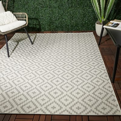 Cassady Diamond Trellis Indoor/Outdoor Area Rug