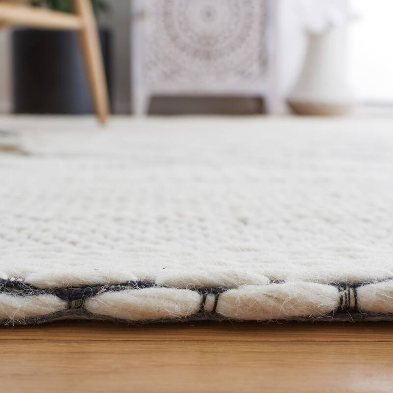 SAFAVIEH Handmade Vermont Marisela Wool Rug