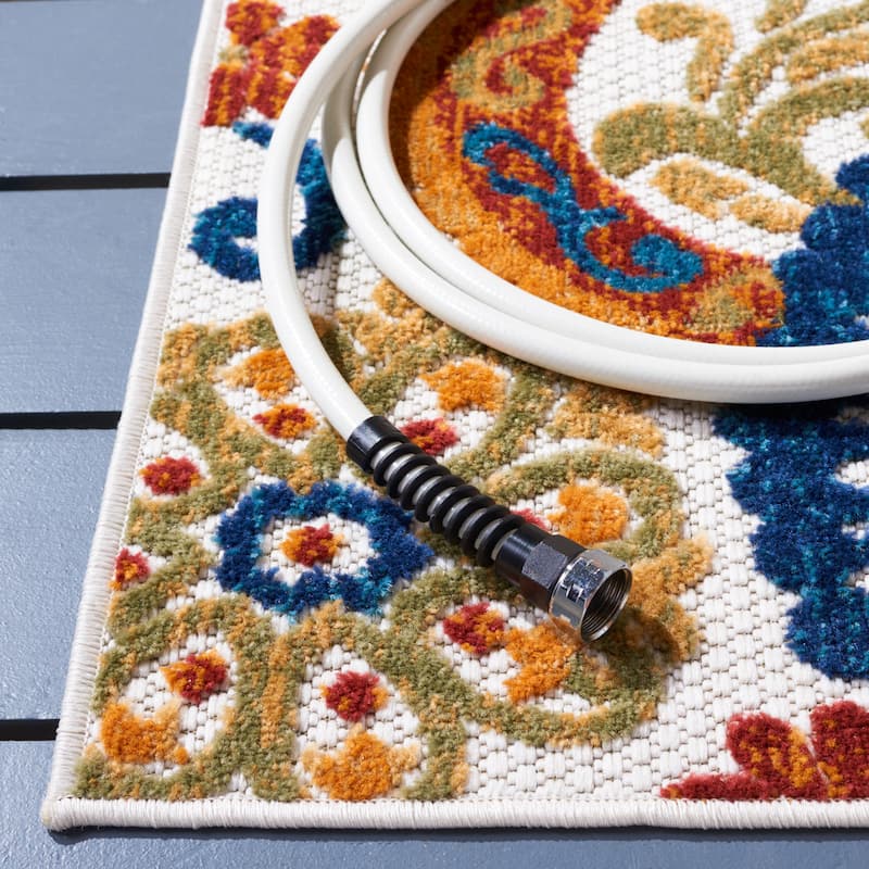 SAFAVIEH Cabana Panuta Indoor/ Outdoor Waterproof Patio Paisley Rug