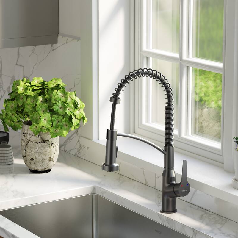 Karran Scottsdale Single-Handle Pull-Down Sprayer Kitchen Faucet