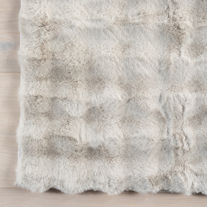 Nuloom Jeni Solid Plush Machine Washable Area Rug