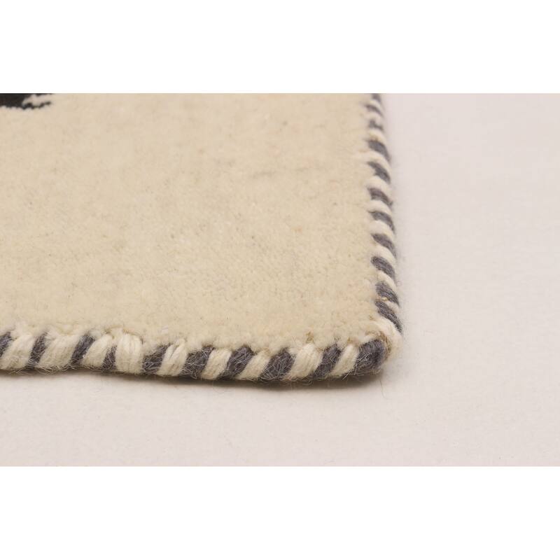 Kashkuli Gabbeh Cream Rug 3'11" x 5'8" - 3'11 x 5'8