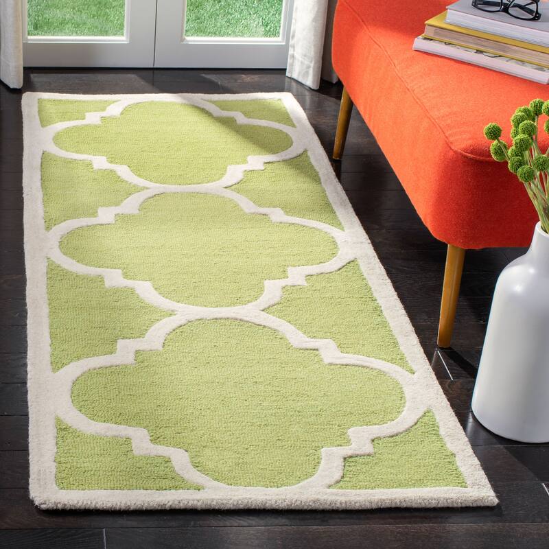 SAFAVIEH Handmade Cambridge Gullveig Modern Moroccan Wool Rug - 2'6" x 8' Runner - Green/Ivory