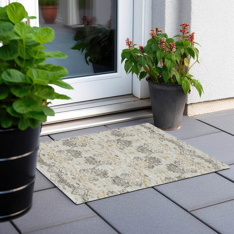 Machine Washable Indoor/ Outdoor Chantille Damask Medallion Rug - Beige - 1'8" x 2'6"