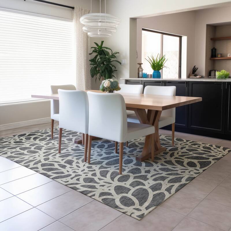 Machine Washable Indoor/ Outdoor Floral Craze Chantille Rug