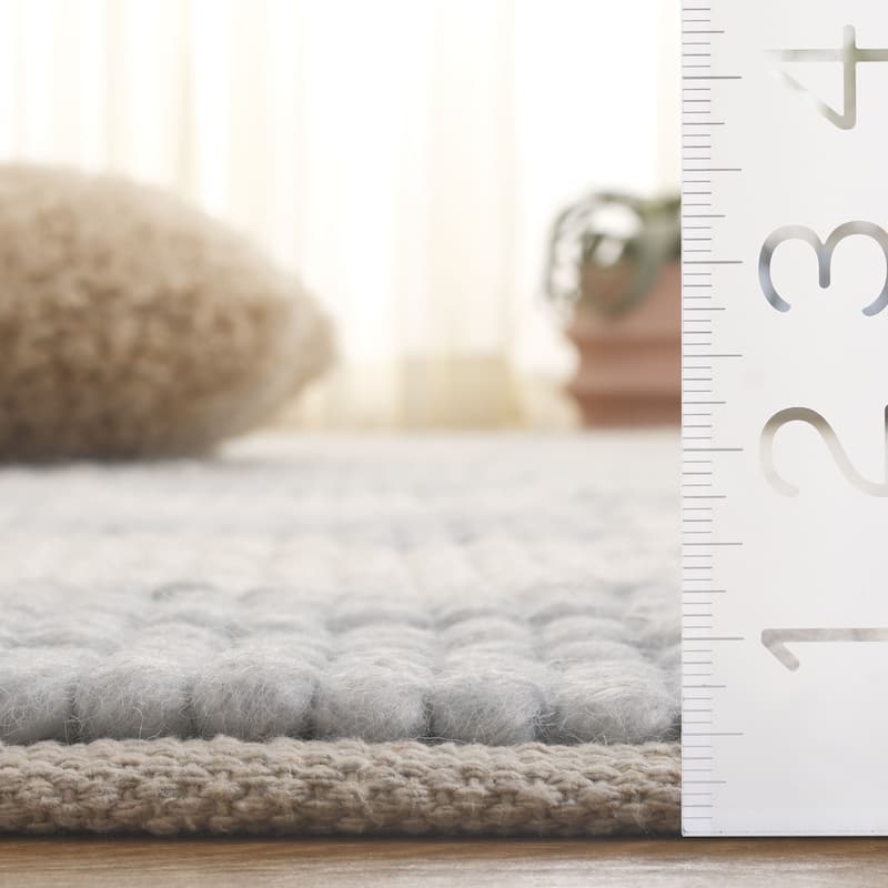 SAFAVIEH Handmade Natura Feodora Farmhouse Wool Rug