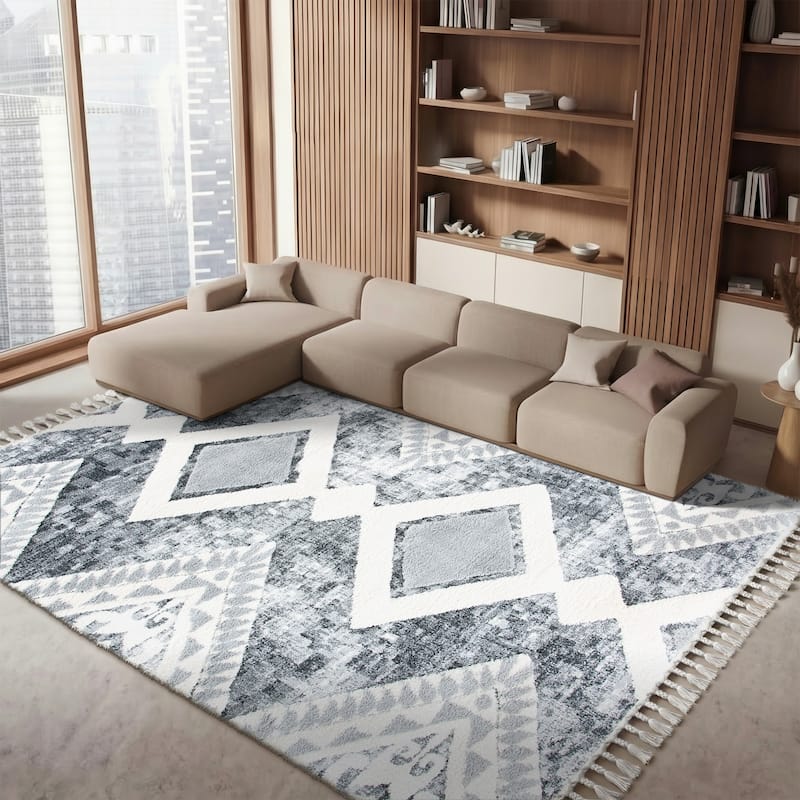 SAFAVIEH Moroccan Tassel Shag Irva 2-inch Thick Rug