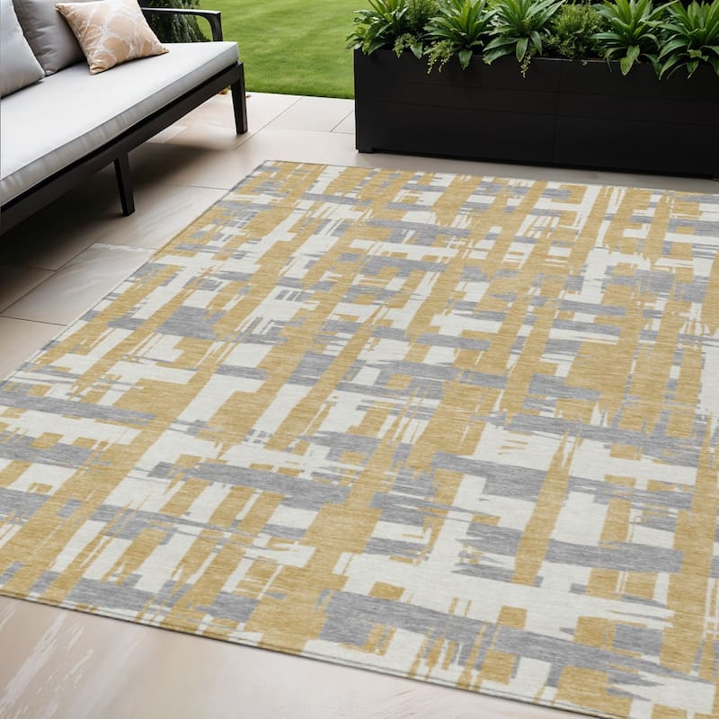 HomeRoots Striped Transitional Rectangle Outdoor Rug - 5' X 8'