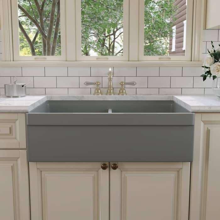 DeerValley 33"L X 20"W Double Bowl Workstation Farmhouse Kitchen Sink With Cutting Board And Dish-Drying Rack