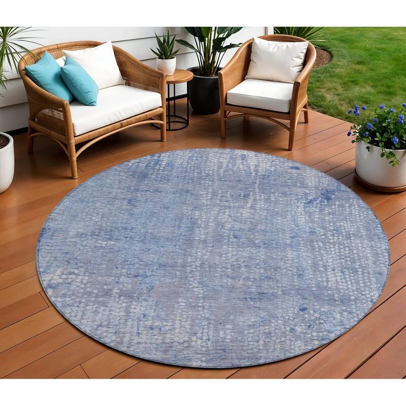 HomeRoots Abstract Transitional Rectangle Outdoor Rug - 8' Round