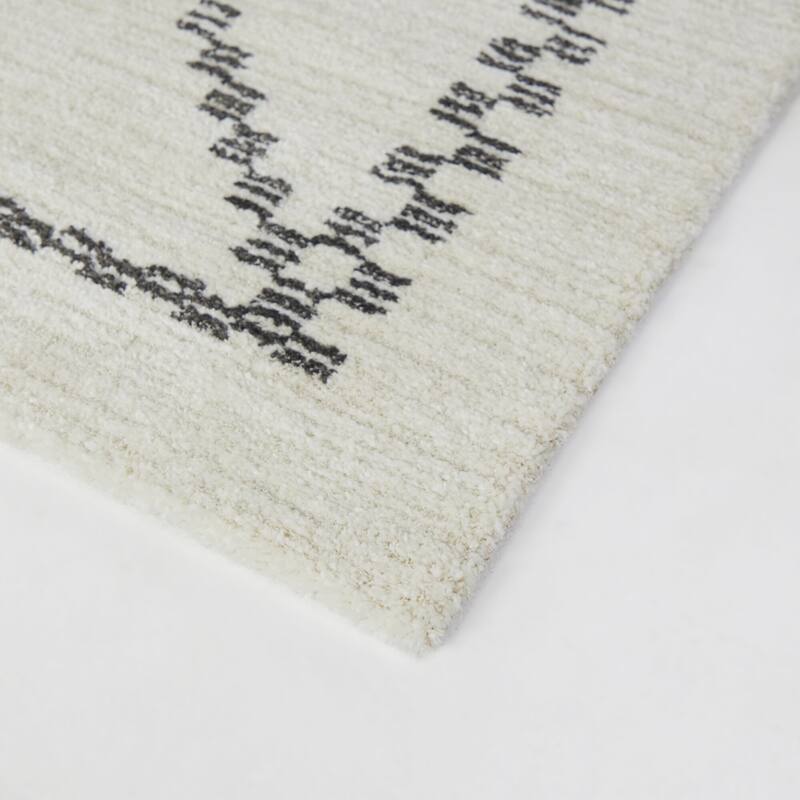 Nicola Geometric Trellis Area Rug