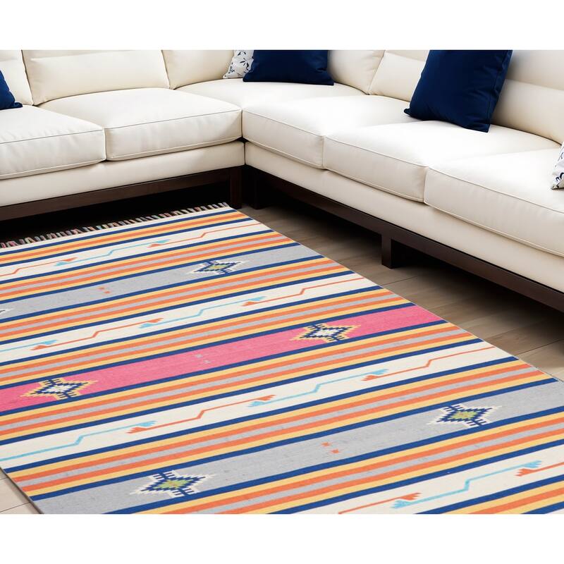Copi Southwestern Low Pile with Fringe Area Rug By HomeRoots - 120' X '96' X '0.25 - 120' X '96' X '0.25 - Lavender/Ivory - Rectangle