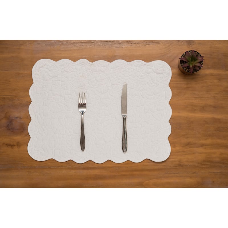 Christiana White Reversible Machine Washable Scallop Quilt Placemats Set of 6