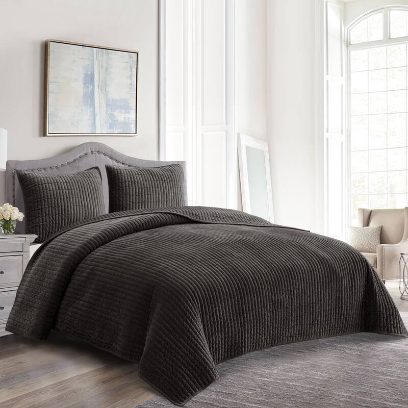Wonderful Velvet 3 Piece Quilt Set
