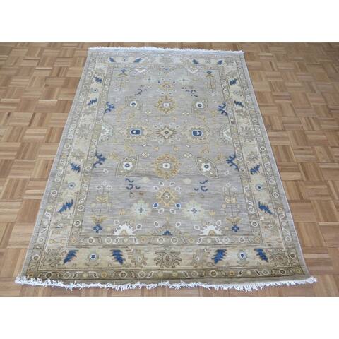 Hand Knotted Light Gray Oushak with Wool Oriental Rug (5' x 7') - 5' x 7'