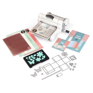 Sizzix Big Shot Plus Die Cutting Machine Starter Kit Bundle - Bed Bath &  Beyond - 10540227