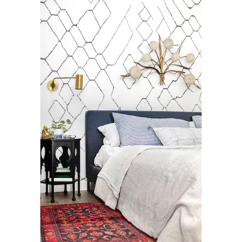 ECARPETGALLERY Hand-knotted Andelz Black Wool Rug - 4'5 x 6'10