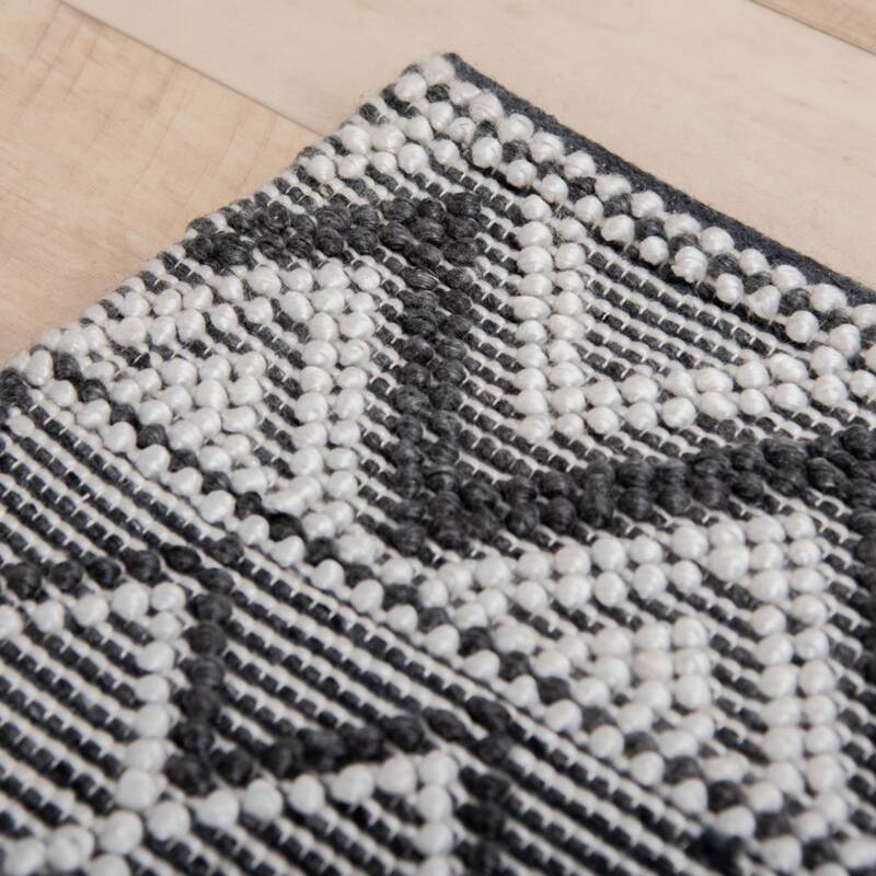 Alora Decor Fierce Hand Woven Gray Geometric Indoor/Outdoor Rug