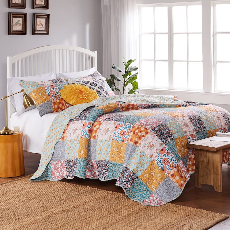 Barefoot Bungalow Carlie Modern Calico Reversible Cotton Quilt Set