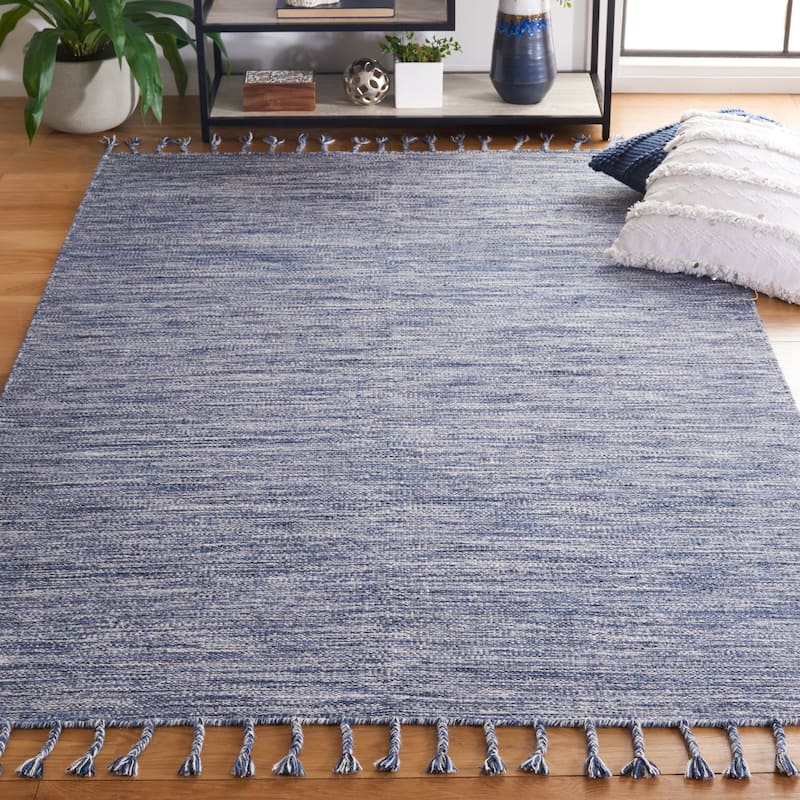 SAFAVIEH Handmade Gwenn Ursina Wool Tassel Rug - 6' x 9' - Navy/Beige