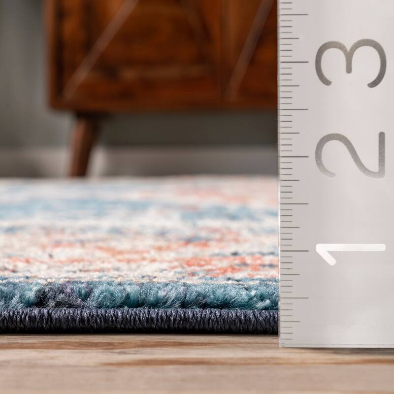 Nuloom Traditional Vintage Medallion Dominykas Area Rug