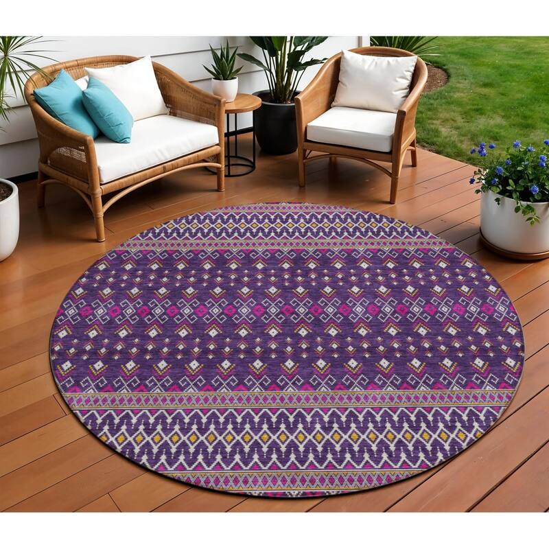 HomeRoots Tribal Transitional Rectangle Outdoor Rug - 8' Round
