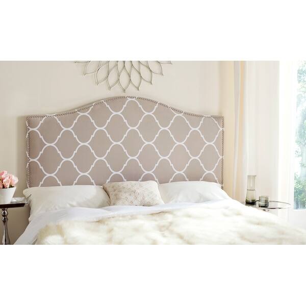 SAFAVIEH Connie Pearl Grey Moroccan Pattern Camelback Headboard Silver Nailhead (Queen