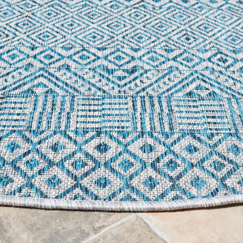 SAFAVIEH Courtyard Terezija Indoor/ Outdoor Waterproof Patio Backyard Rug