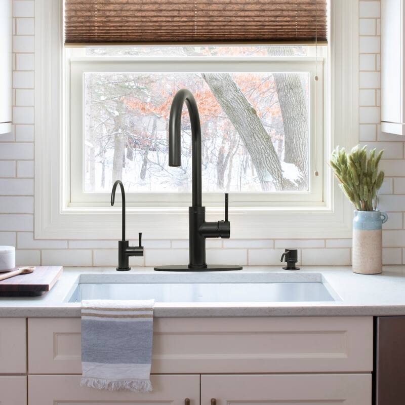One-Handle Pull-Down Kitchen Faucet with Deck Plate