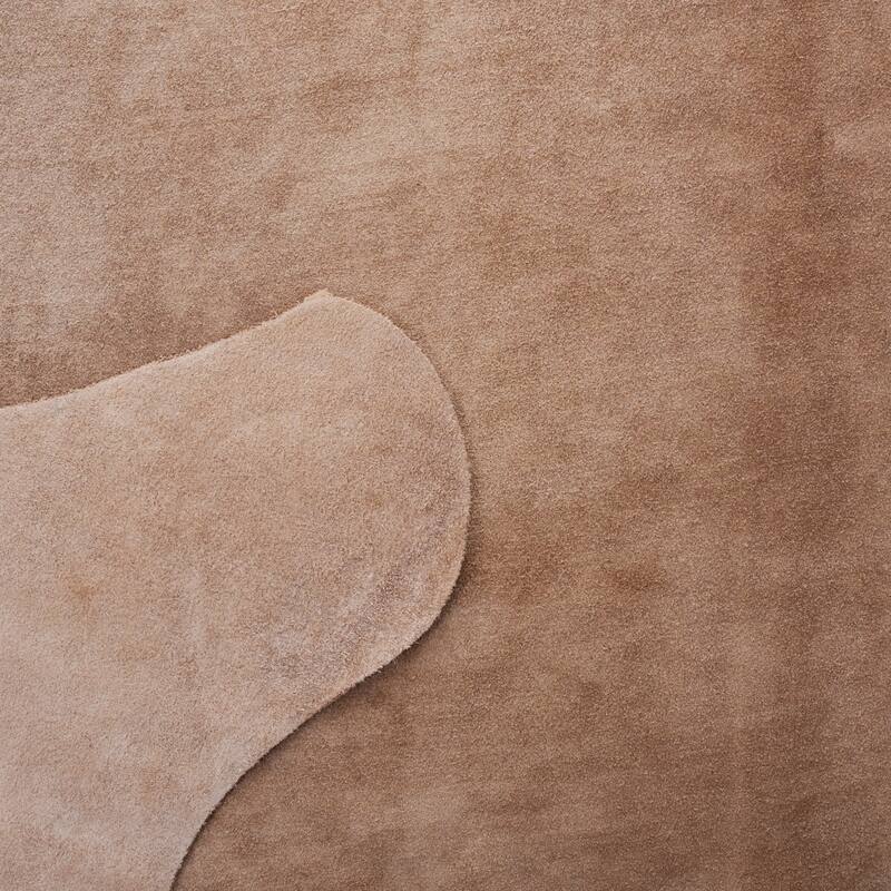 SAFAVIEH Handmade Cow Hide Radomila Cabin & Lodge Rug