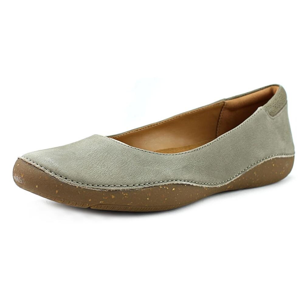 clarks flats green