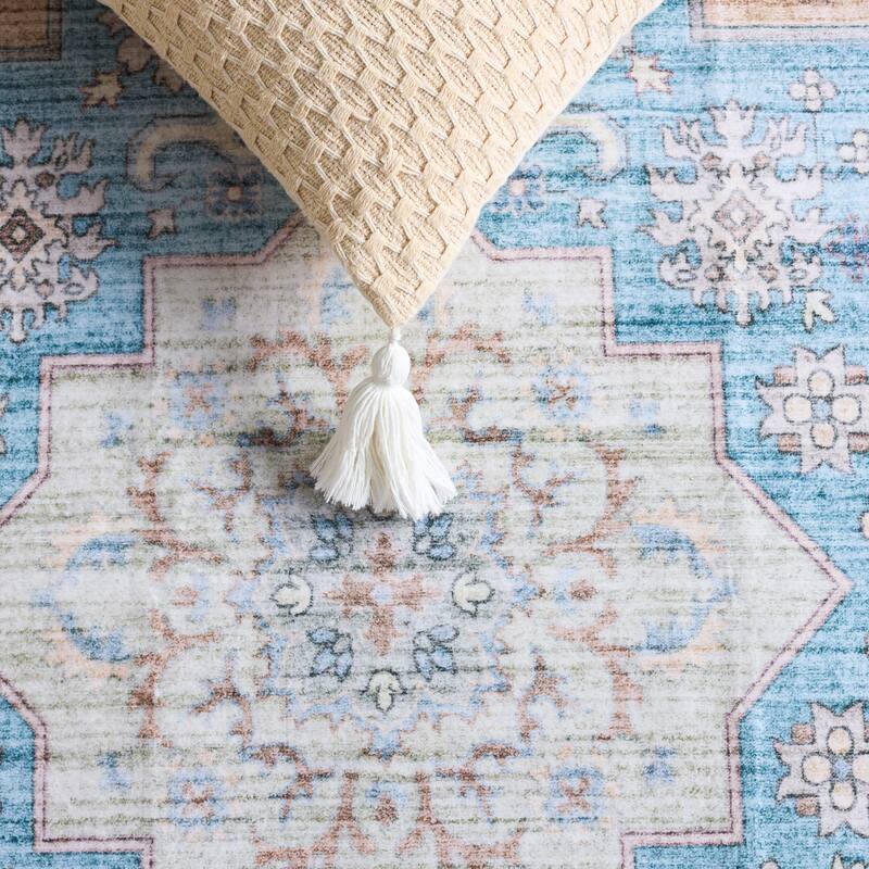 SAFAVIEH Arizona Aureliana Machine Washable & Slip Resistant Rug