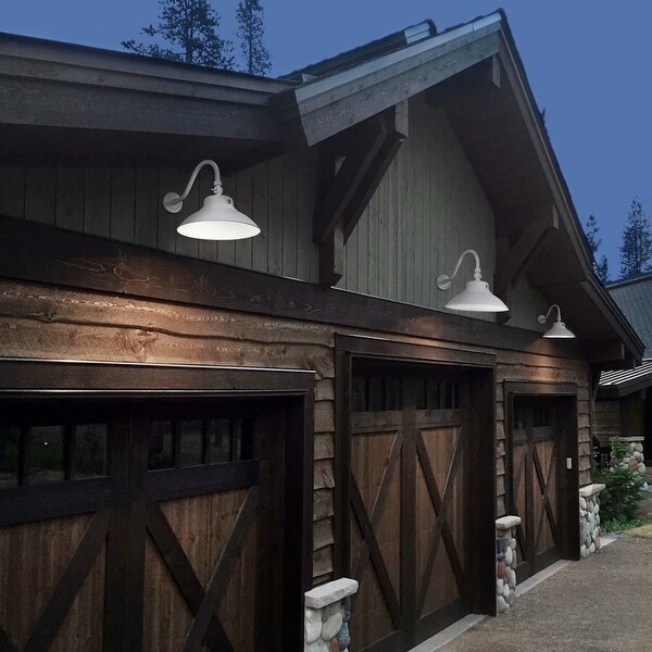 White gooseneck 2025 barn light