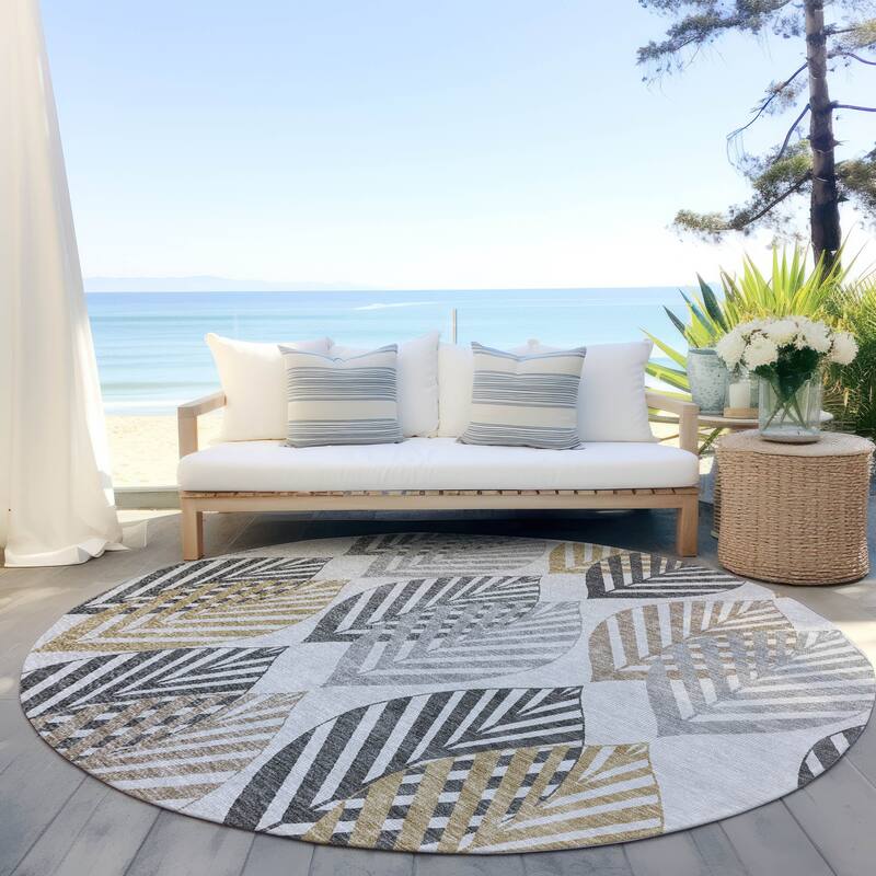 Machine Washable Indoor/ Outdoor Chantille Casual Palm Leaf Rug - Silver - 8' x 8'