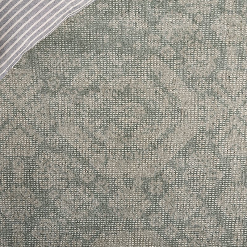 SAFAVIEH, Hand-Loomed Maharaja Dorianne Traditional Viscose Rug