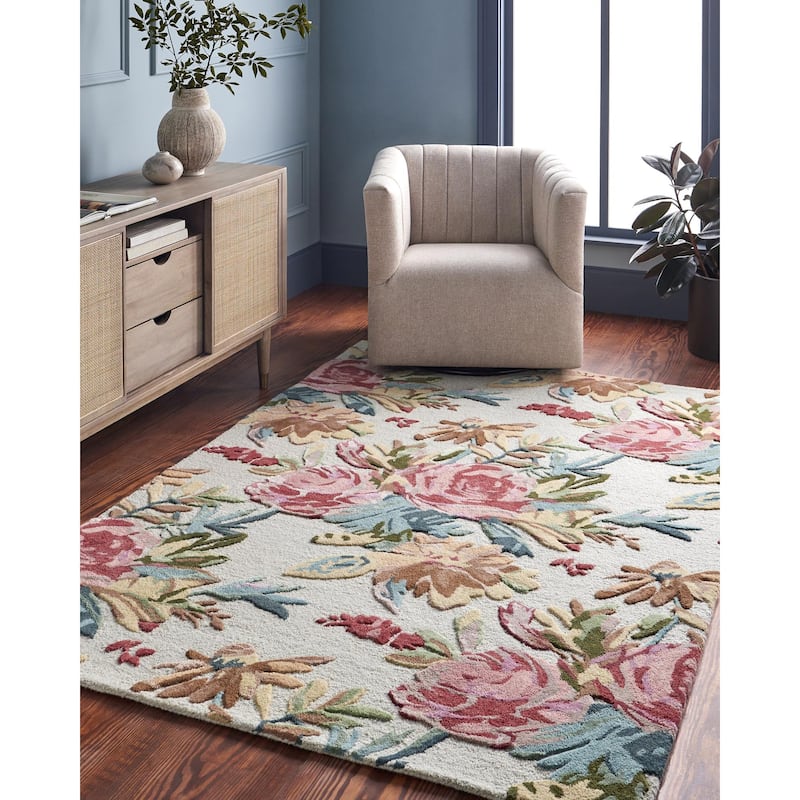 Xiomara Coastal Floral and Botanical Area Rug - 8' x 10'