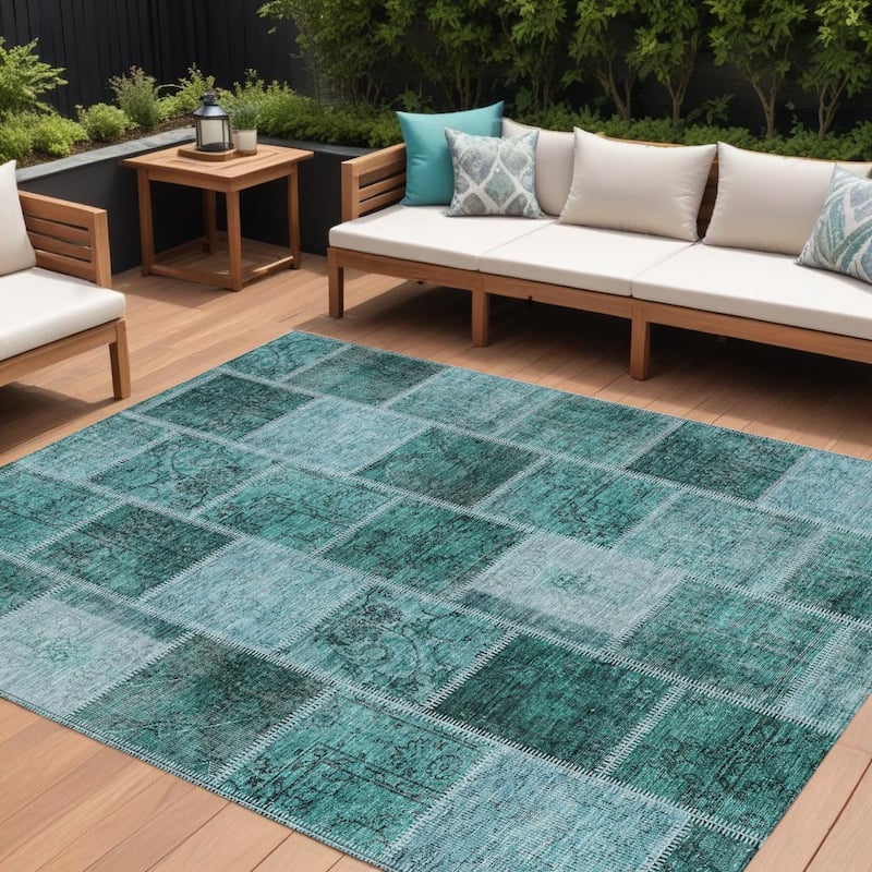 HomeRoots Patchwork Transitional Rectangle Outdoor Rug - 9' X 12'