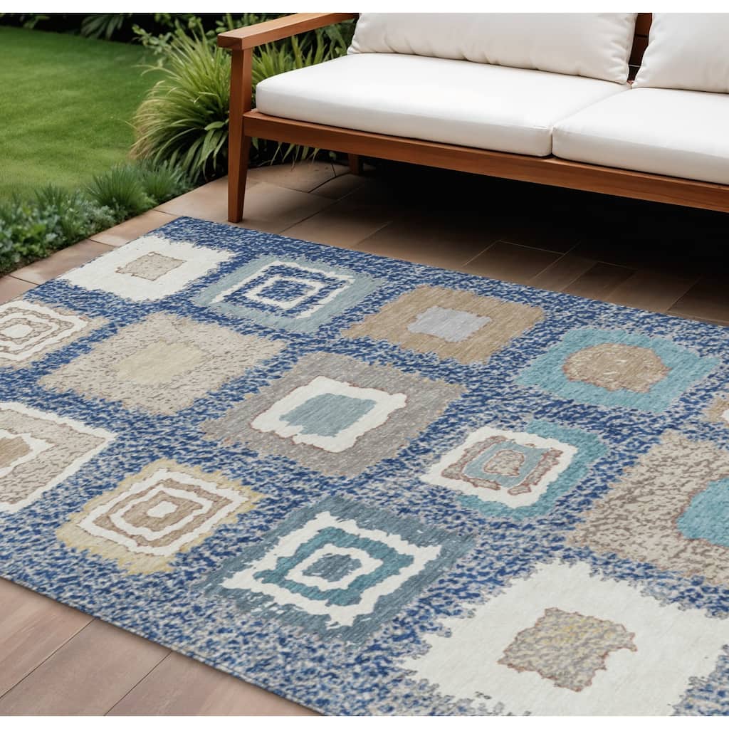 HomeRoots Geometric Transitional Rectangle Outdoor Rug