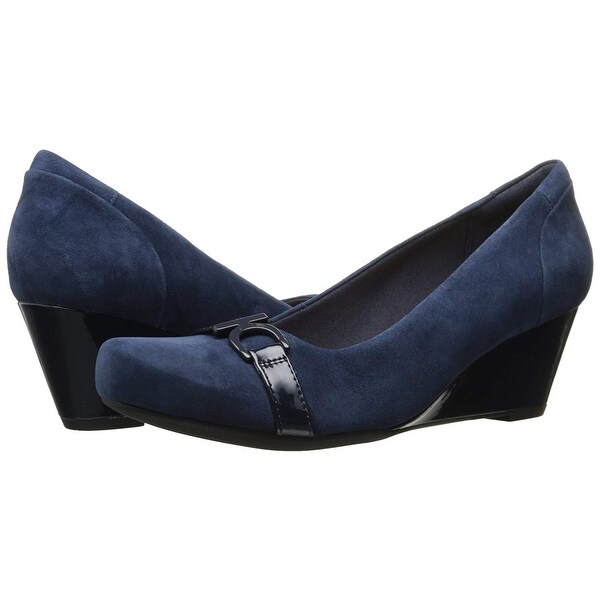 clarks flores poppy wedge pump