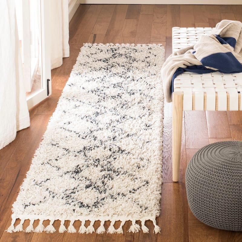 SAFAVIEH Pro Lux Shag Nazmije Moroccan Tassel 2.4-inch Thick - 2' 6" x 6' - Cream/Blue - Runner/Rectangle