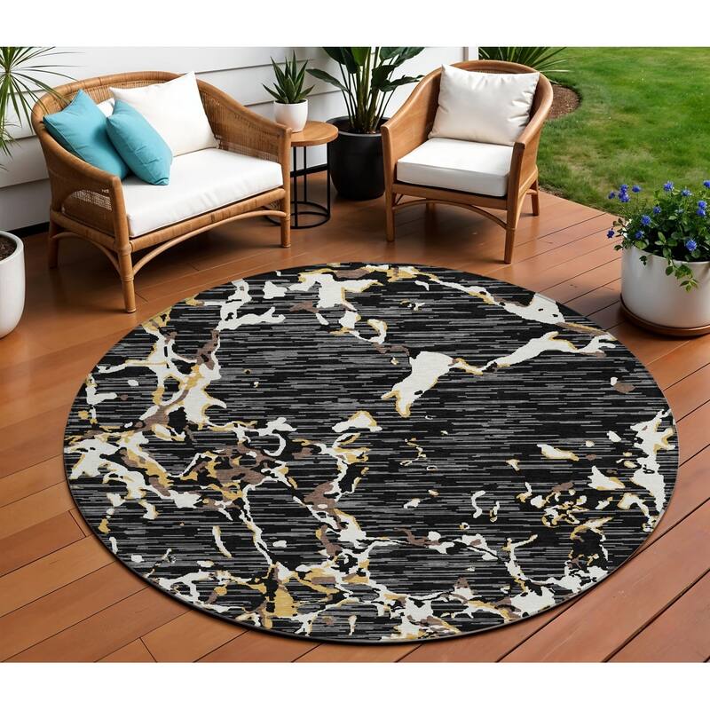 HomeRoots Striped Transitional Rectangle Outdoor Rug - 8' Round