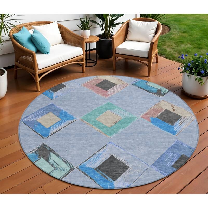 HomeRoots Geometric Transitional Rectangle Outdoor Rug - 8' Round