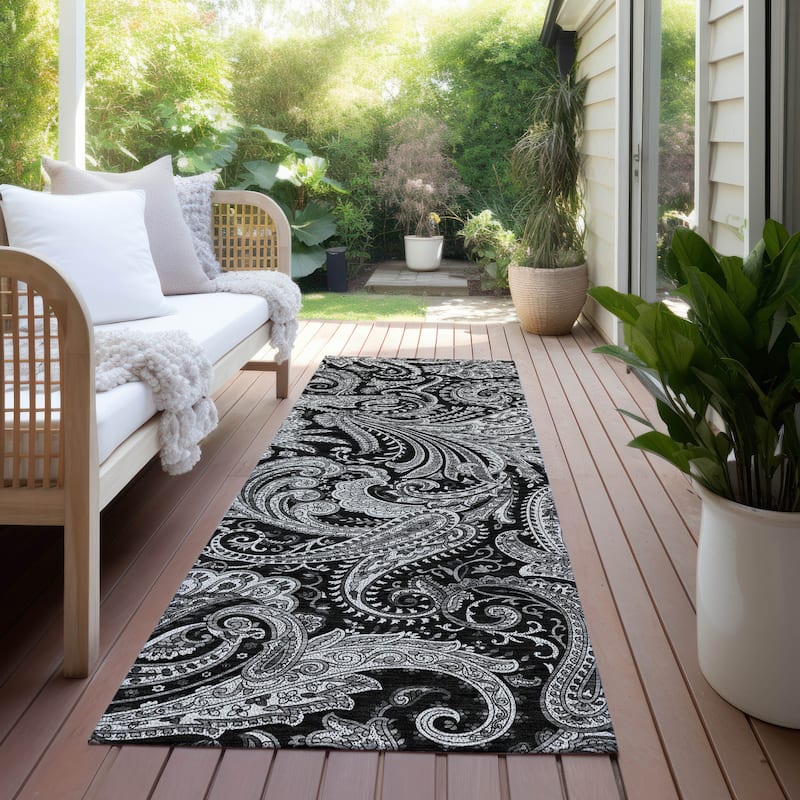 Machine Washable Indoor/ Outdoor Chantille Traditional Paisley Rug