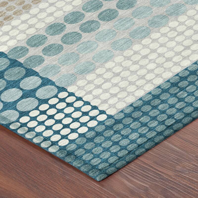 Machine Washable Indoor/ Outdoor Casual Dotty Chantille Rug